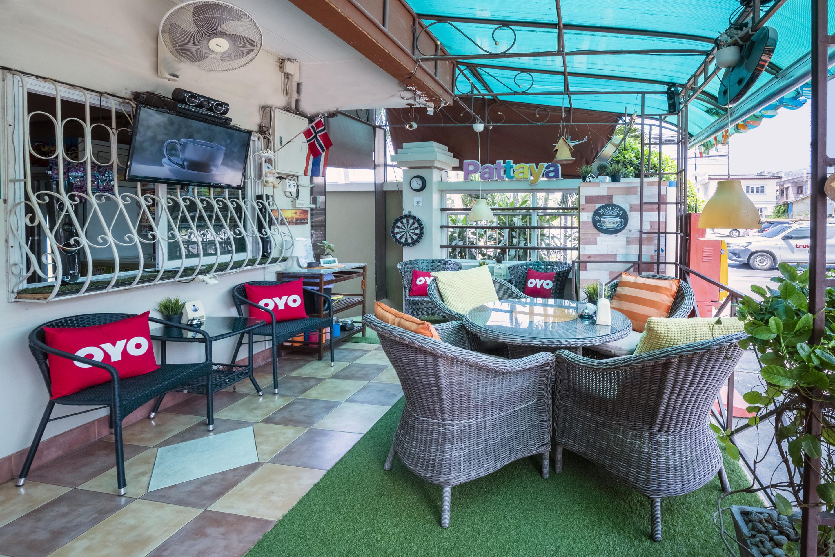 Hotel Oyo 838 Aromdee
