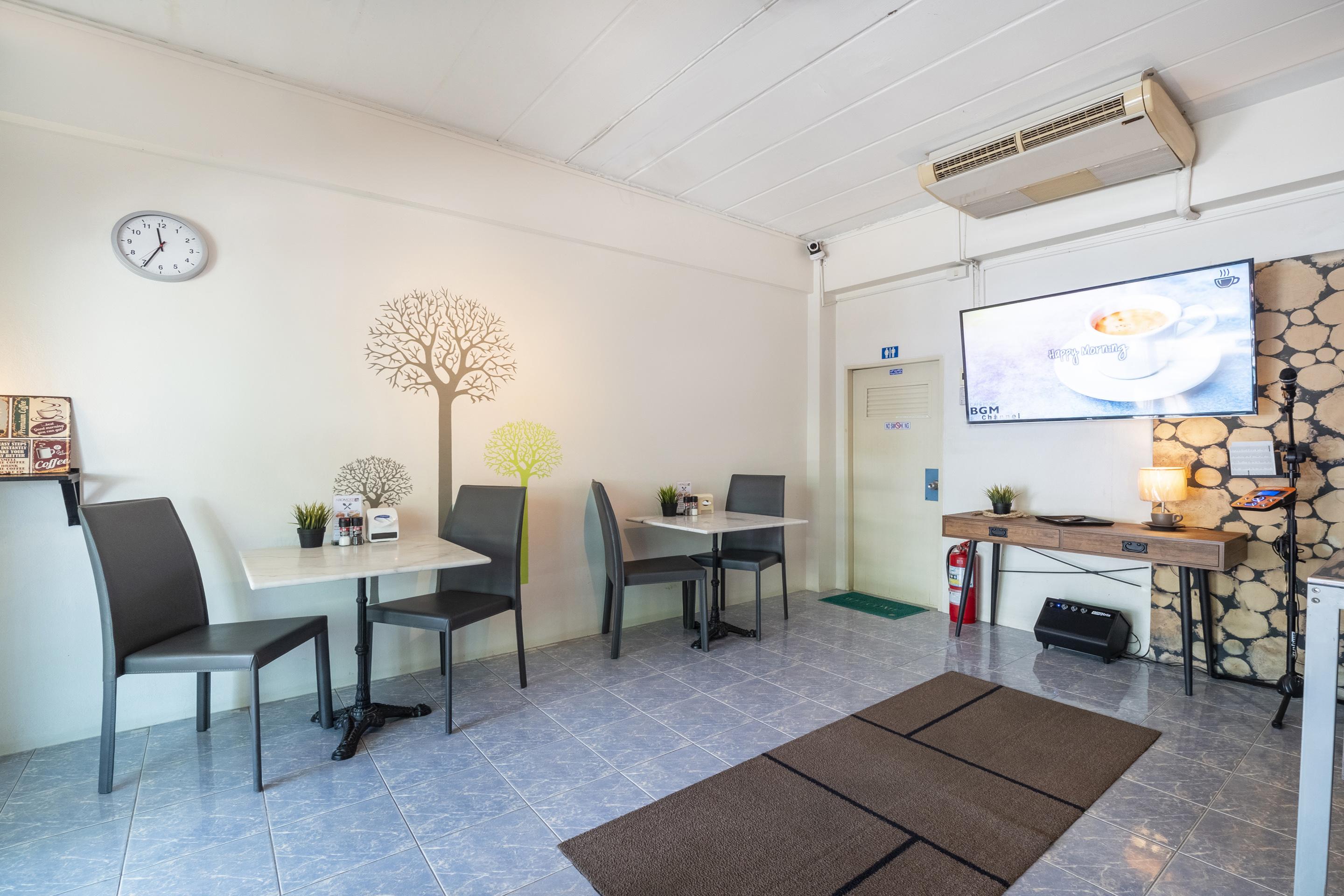 Hotel Oyo 838 Aromdee