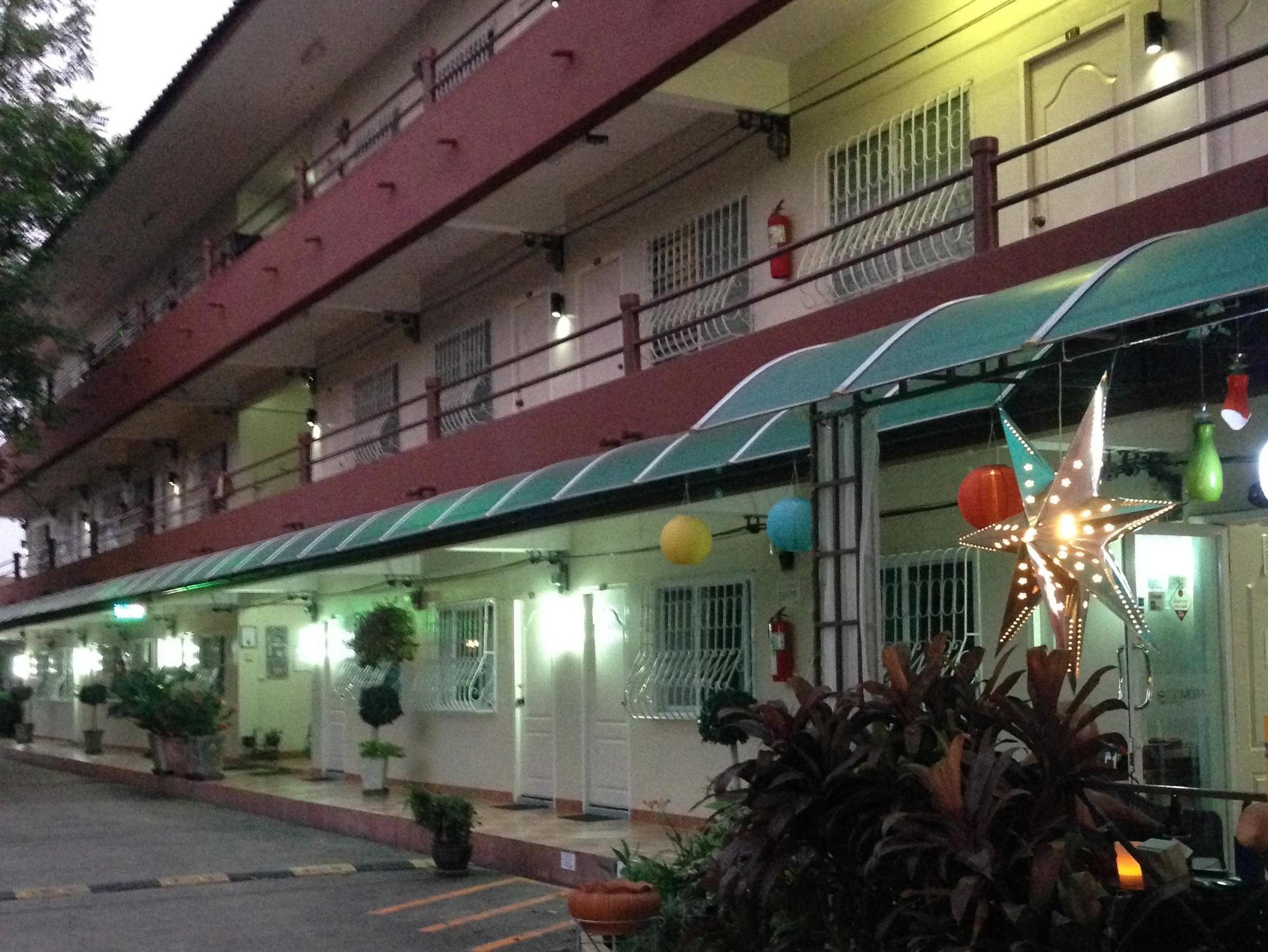 Oyo 838 Aromdee Pattaya