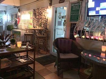 Hotel Oyo 838 Aromdee
